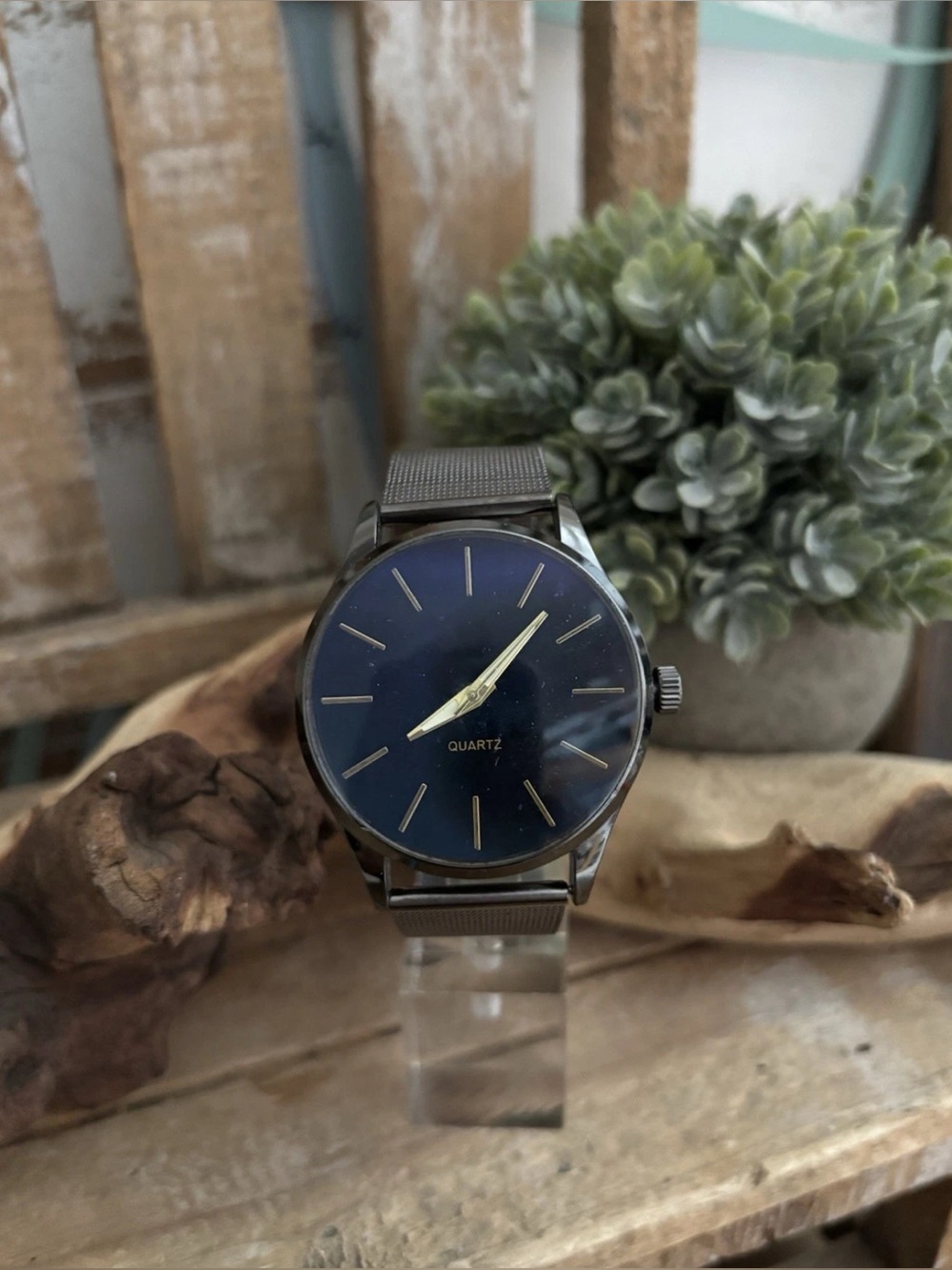 Men Quartz  Watch -  Minimalist Thin Stainless Steel Watch NEW